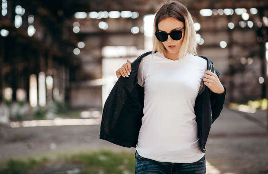 تیشرت‌های ساده‌ی سفید و مشکی